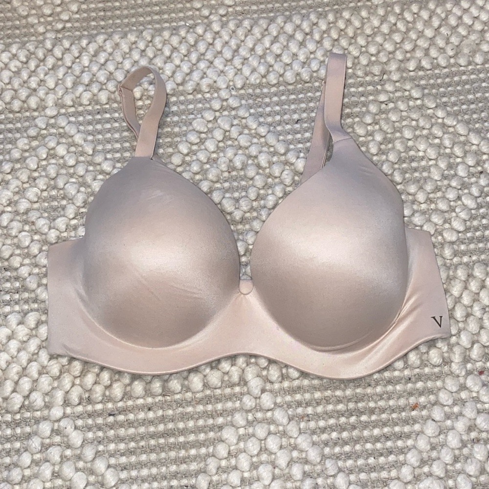 ✨NWOT✨ VS Wireless Push Up Bra